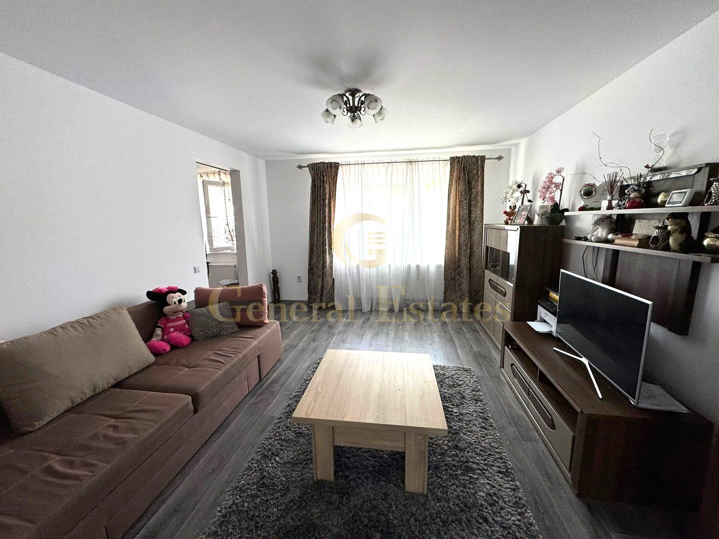 Apartament 2 camere| Complet utilat și mobilat | Parcare inclusă