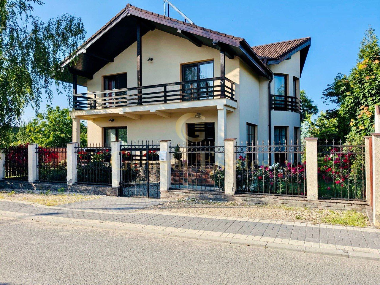 Vilă Sânpetru Brașov | 5 camere | Curte 1000 mp